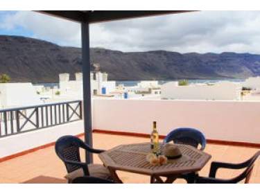 Schöne strandnahe Ferienwohnung auf La Graciosa Schöne strandnahe Ferienwohnung auf La Graciosa
