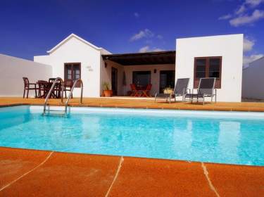 Villa mit beheizbarem Privatpool neben den Papagayos Stränden Villa mit beheizbarem Privatpool neben den Papagayos Stränden